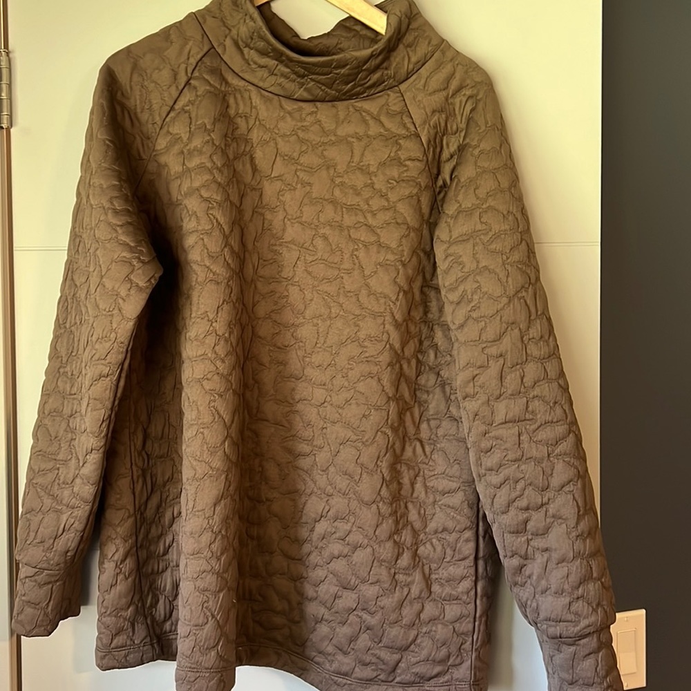 Women’s long sleeve turtleneck, activewear